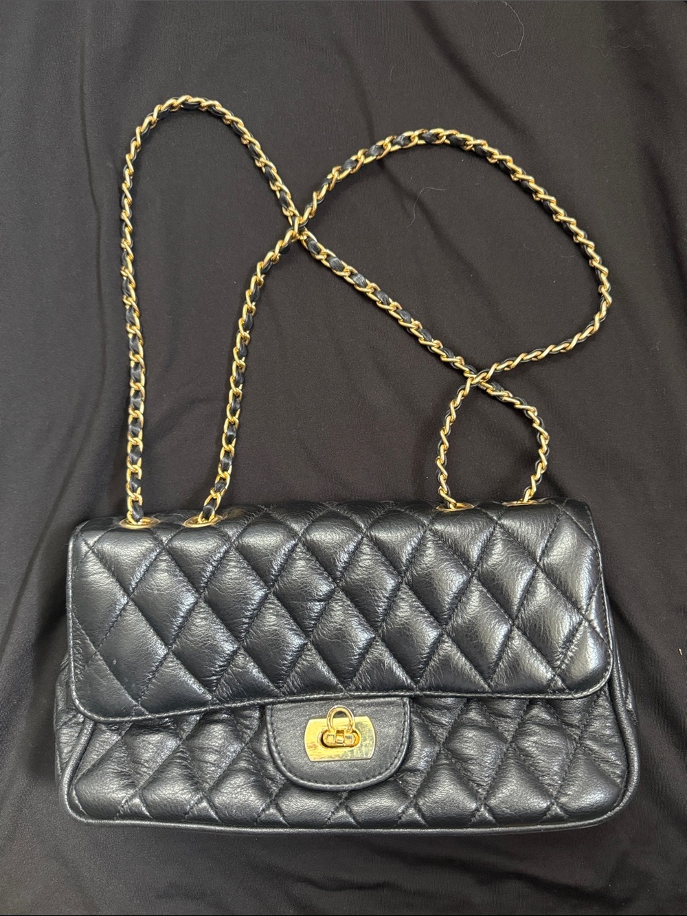 Vintage Due Fratelli Black Quilted Shoulder Bag with Double Gold Chain Strap